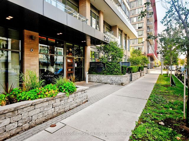 703 - 200 Sackville St