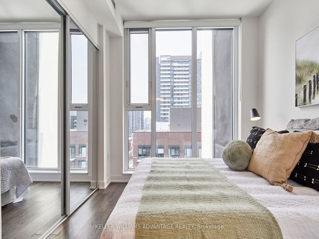 1304 - 130 River St