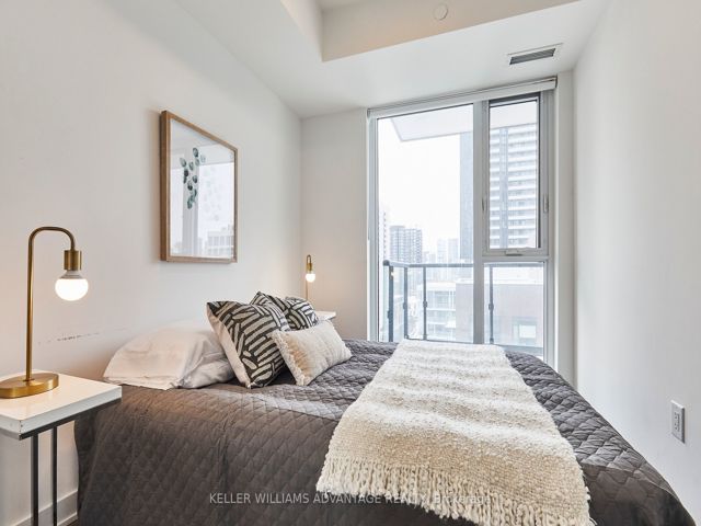 1304 - 130 River St