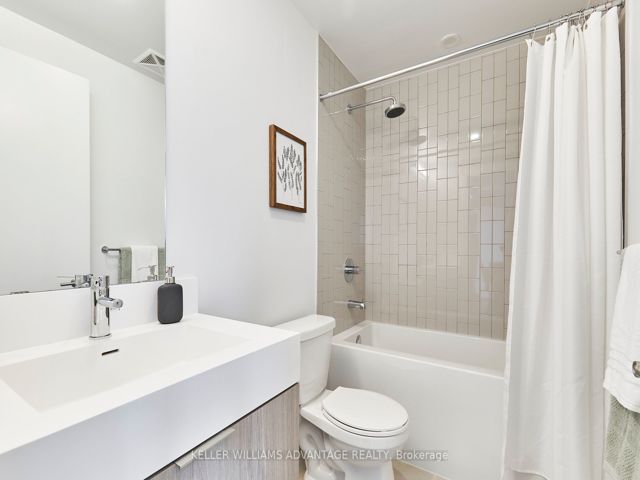 1304 - 130 River St
