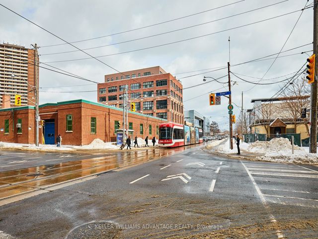 1304 - 130 River St