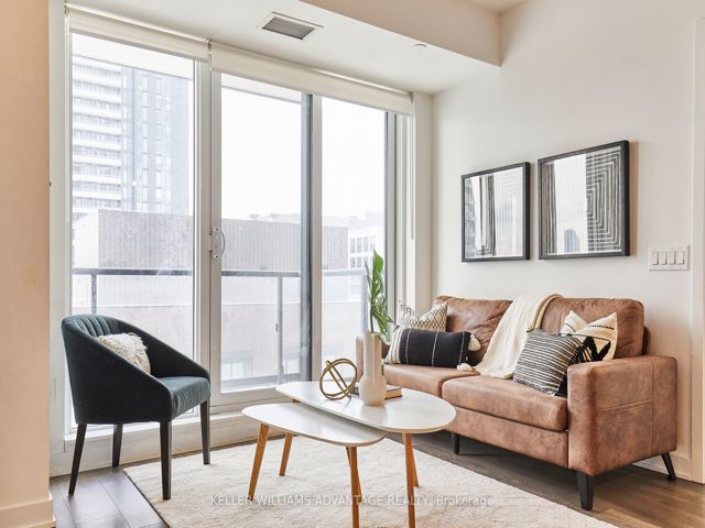 1304 - 130 River St