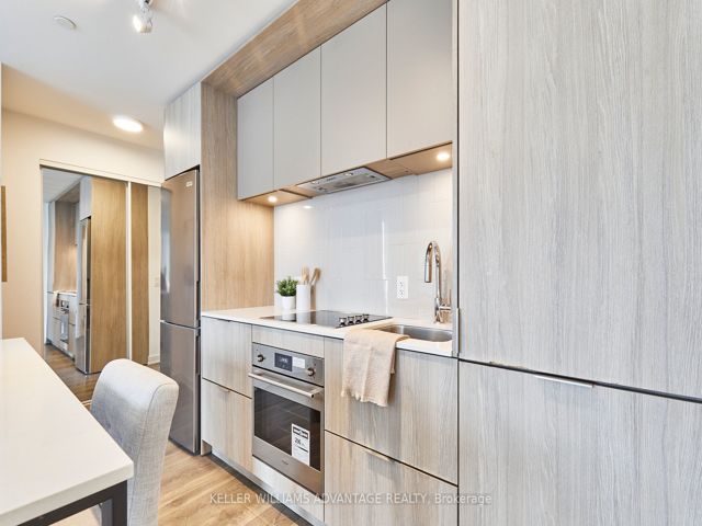 1304 - 130 River St