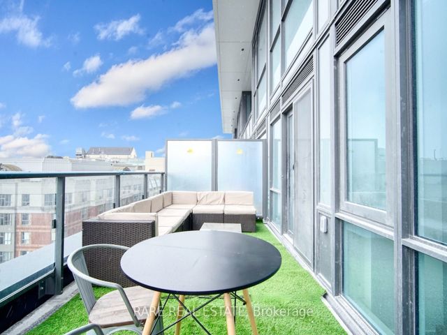 903 - 70 Princess St E