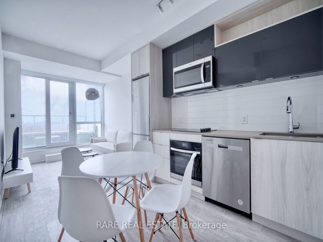 903 - 70 Princess St E