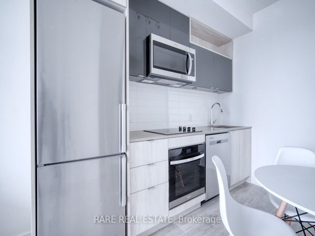 903 - 70 Princess St E