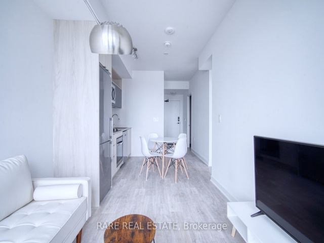 903 - 70 Princess St E