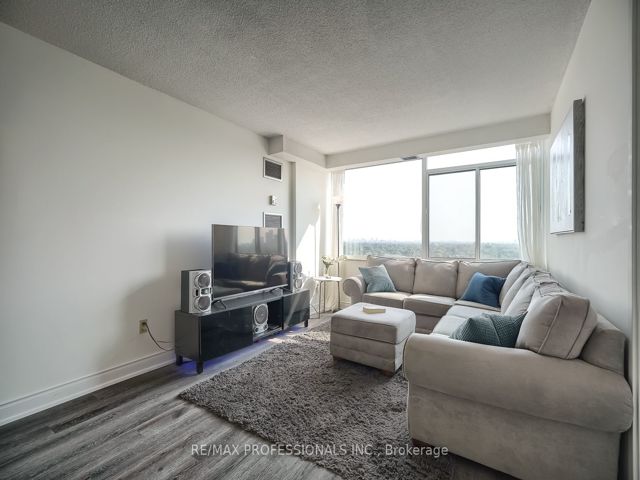 1205 - 3000 Bathurst St