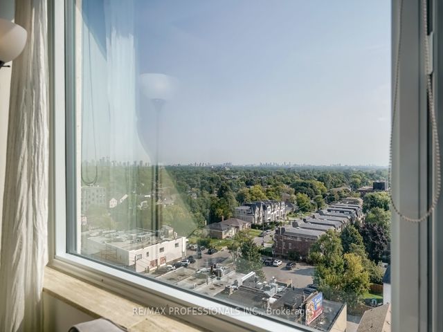 1205 - 3000 Bathurst St