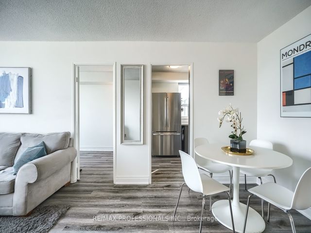 1205 - 3000 Bathurst St