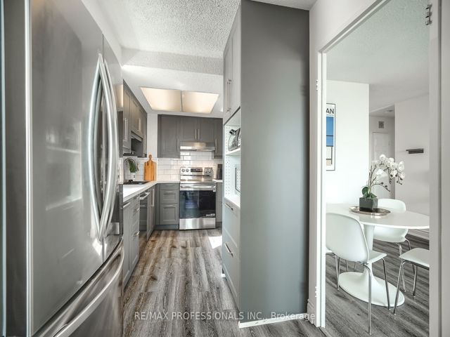 1205 - 3000 Bathurst St