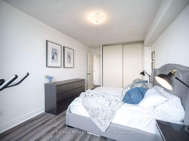 1205 - 3000 Bathurst St
