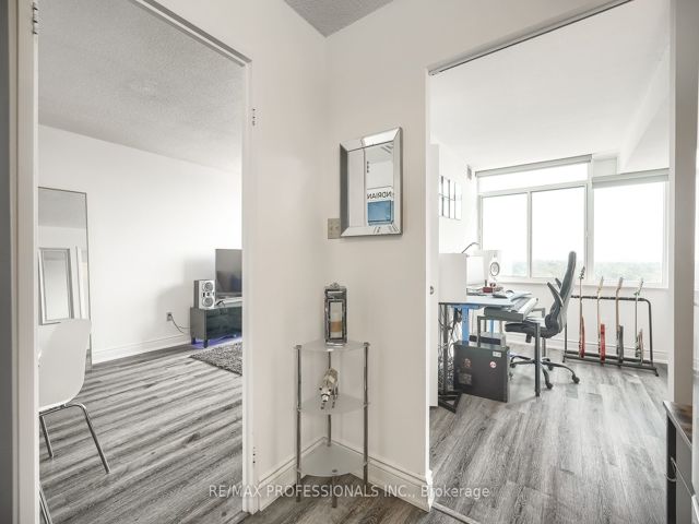 1205 - 3000 Bathurst St