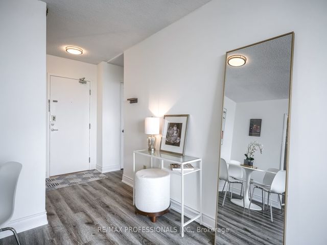 1205 - 3000 Bathurst St