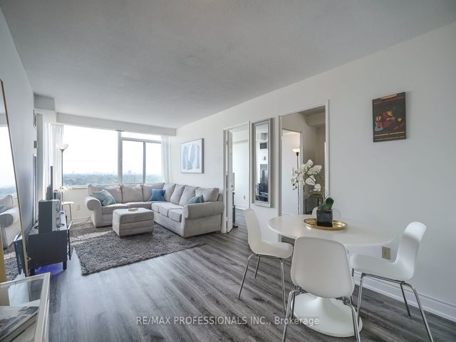 1205 - 3000 Bathurst St