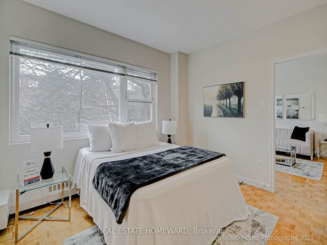 742 - 21 Dale Ave