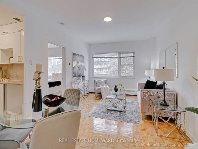 742 - 21 Dale Ave