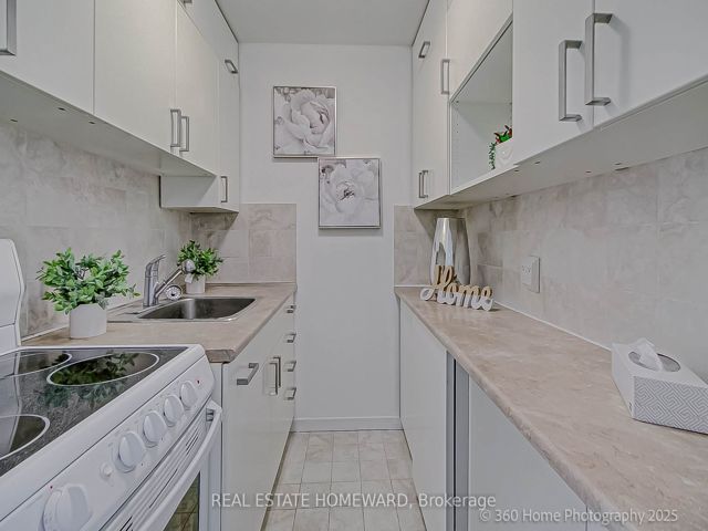 742 - 21 Dale Ave