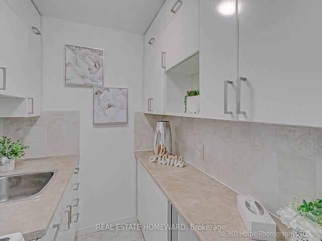 742 - 21 Dale Ave