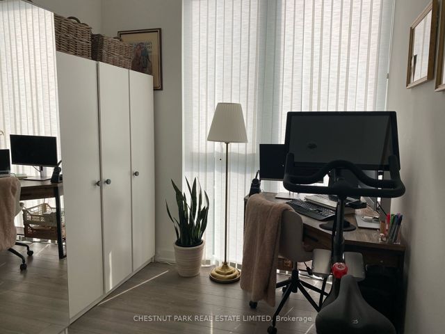 601 - 6 Parkwood Ave