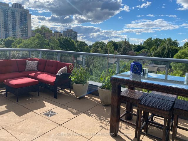 601 - 6 Parkwood Ave
