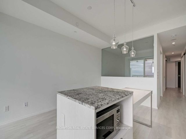 3511 - 197 Yonge St