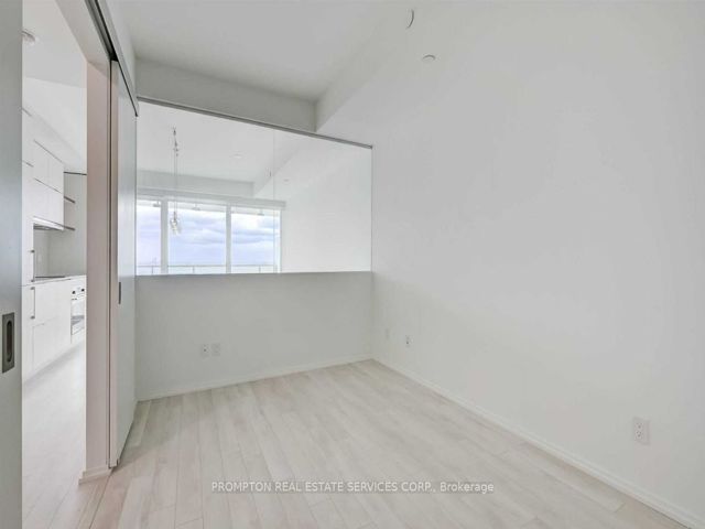 3511 - 197 Yonge St