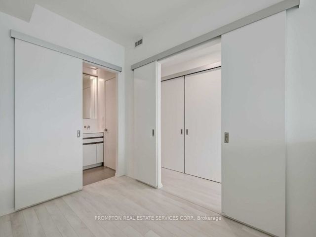 3511 - 197 Yonge St
