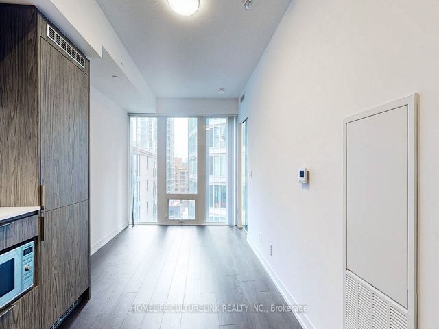 1117 - 60 Shuter St