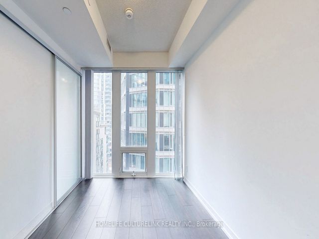 1117 - 60 Shuter St