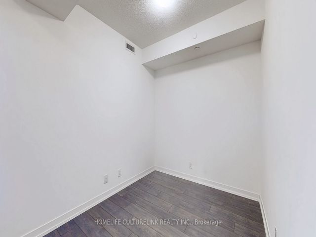 1117 - 60 Shuter St