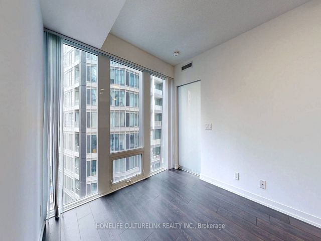 1117 - 60 Shuter St