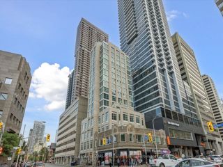 PH 3 - 409 Bloor St E