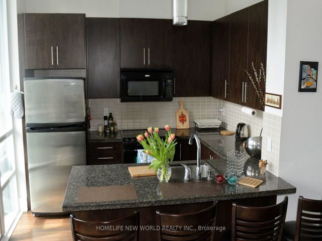 512 - 120 Homewood Ave