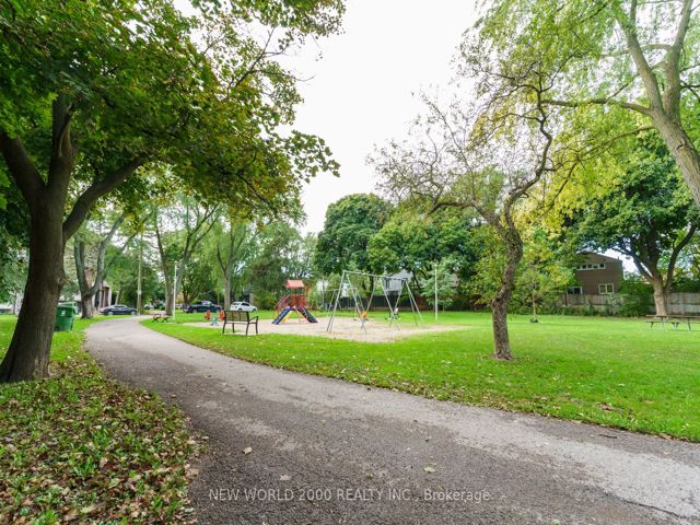 403 - 1220 Bayview Ave