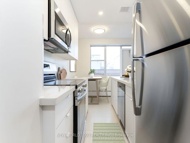403 - 1220 Bayview Ave