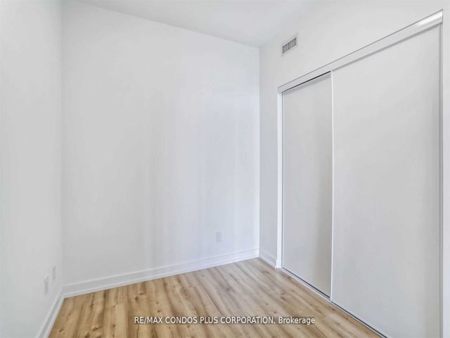 1402 - 135 East Liberty St
