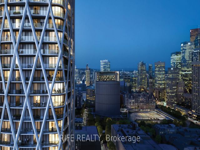 2417 - 234 Simcoe St