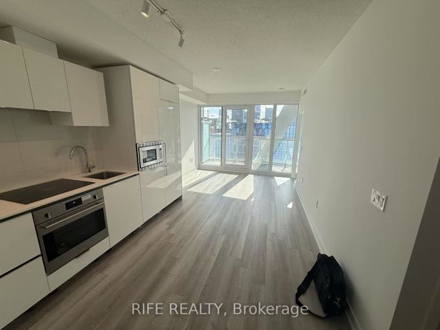 2417 - 234 Simcoe St