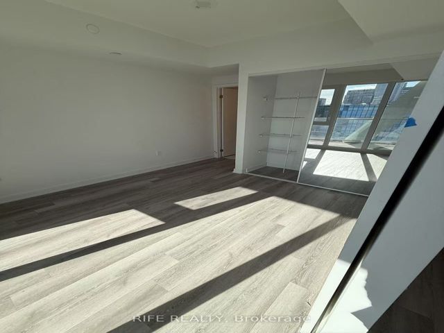 2417 - 234 Simcoe St