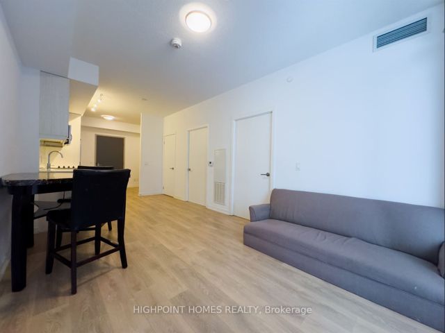 423 - 36 Forest Manor Rd