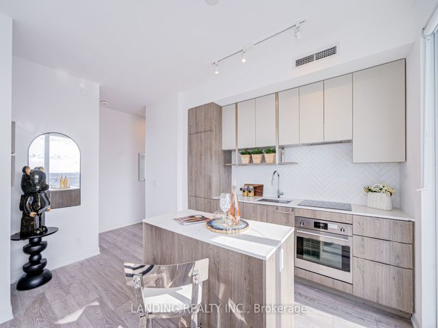 2302 - 15 Holmes Ave