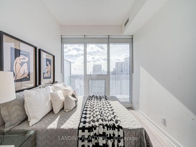 2302 - 15 Holmes Ave