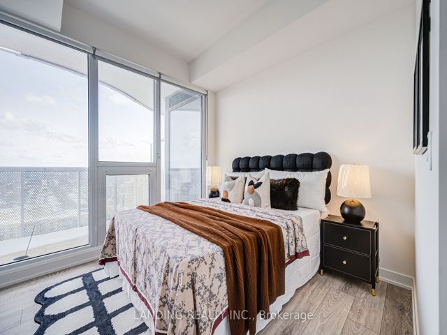 2302 - 15 Holmes Ave