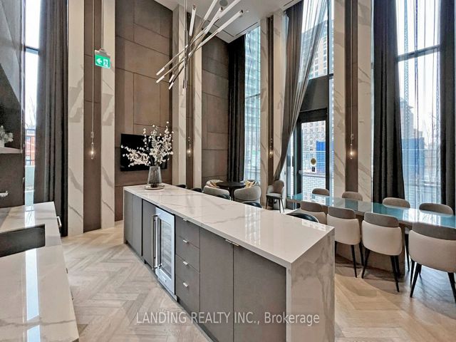 2302 - 15 Holmes Ave