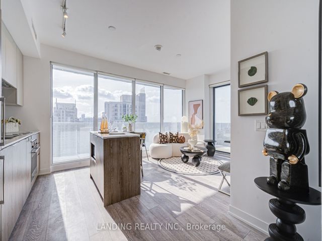 2302 - 15 Holmes Ave