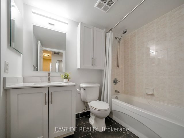 2912 - 155 Beecroft Rd