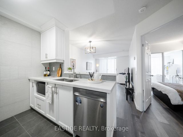 2912 - 155 Beecroft Rd