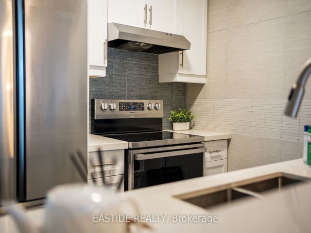 2912 - 155 Beecroft Rd