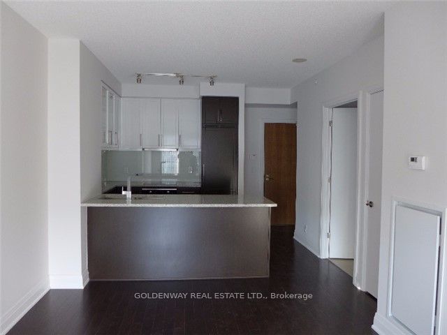 210 - 21 Clairtrell Rd
